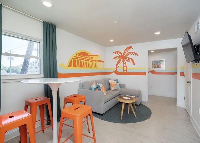 Royal Palms Motel